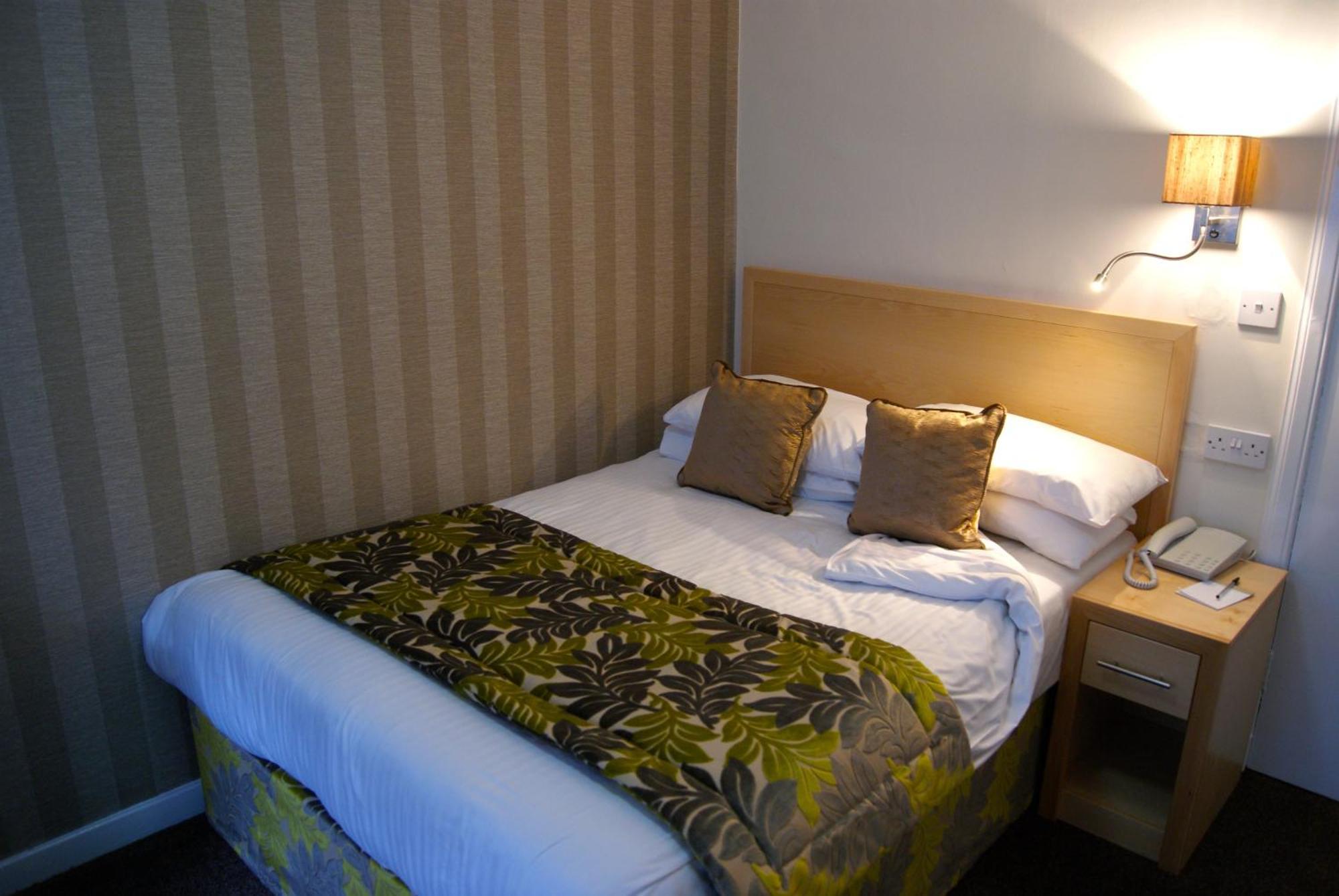 Selkirk Arms Hotel Kirkcudbright Oda fotoğraf